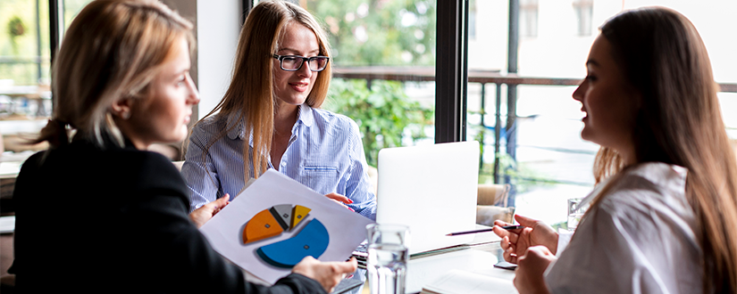 business-women-meeting-at-work